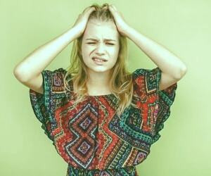 دلایل درد پوست سر و ریشه موها و راهکارهای درمانی