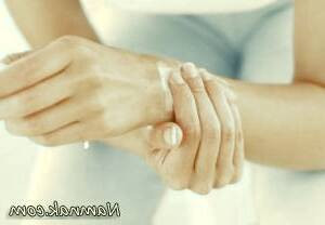 بیماری کین باخ: علت‌ها و درمان سیاه شدن استخوان مچ دست