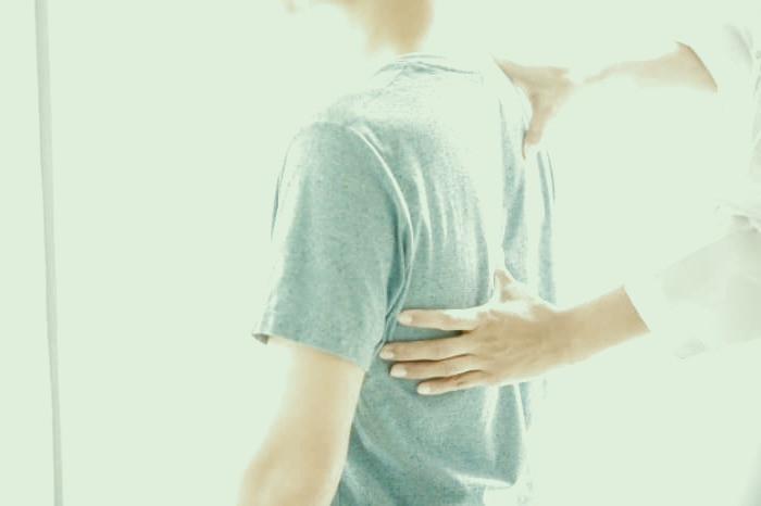 درد بالای کمر وسط