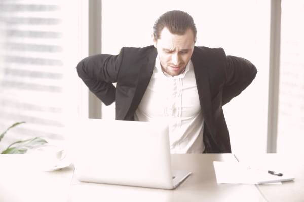 کمر درد مداوم مردان