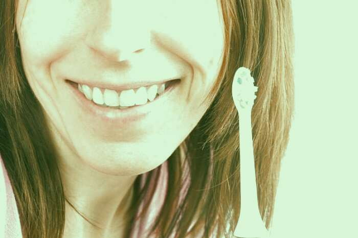 اشتباه شستن دندان