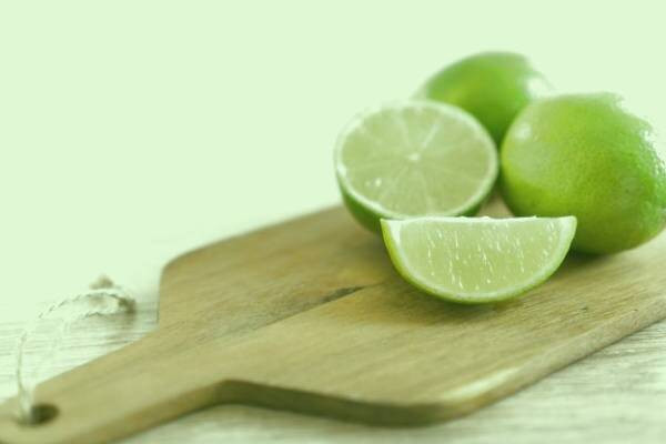 آب لیمو برای صورت