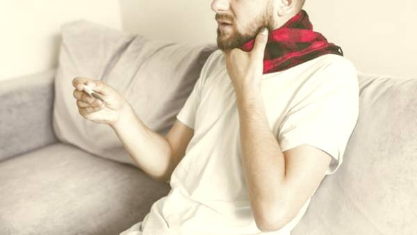 تب و گلو درد