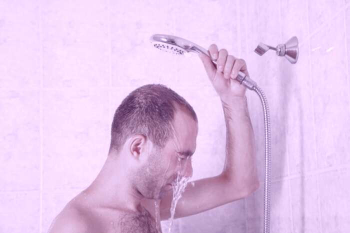 دوش آب سرد