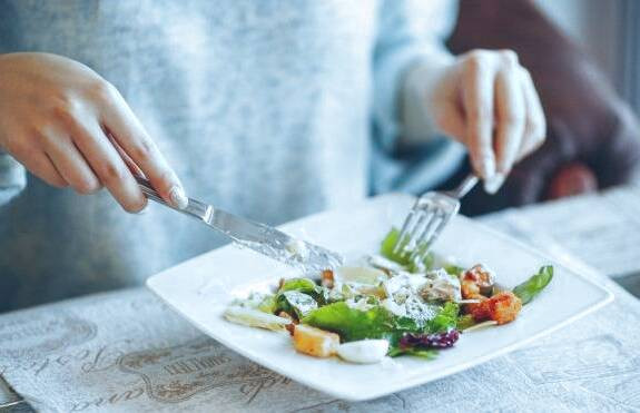 سفارش غذای سالم در رستوران