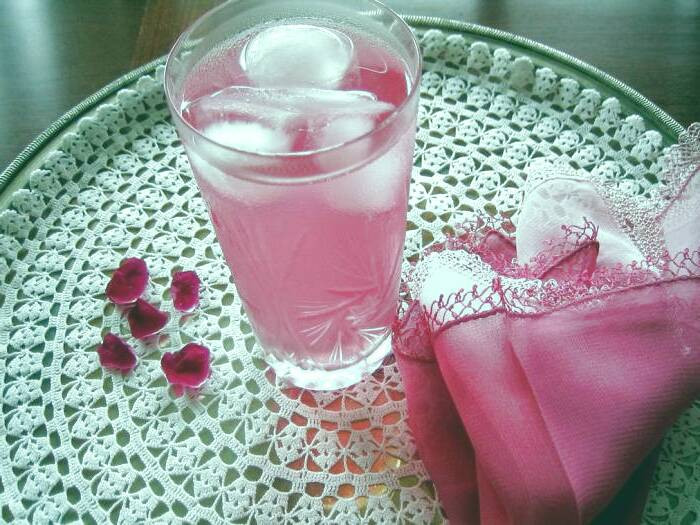 خاصیت نوشیدن گلاب 