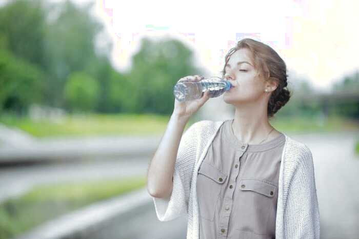 اهمیت نوشیدن آب