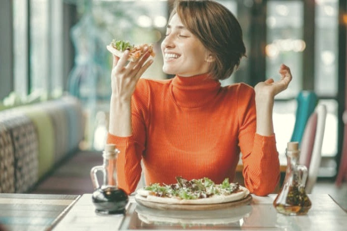 آرام غذا خوردن