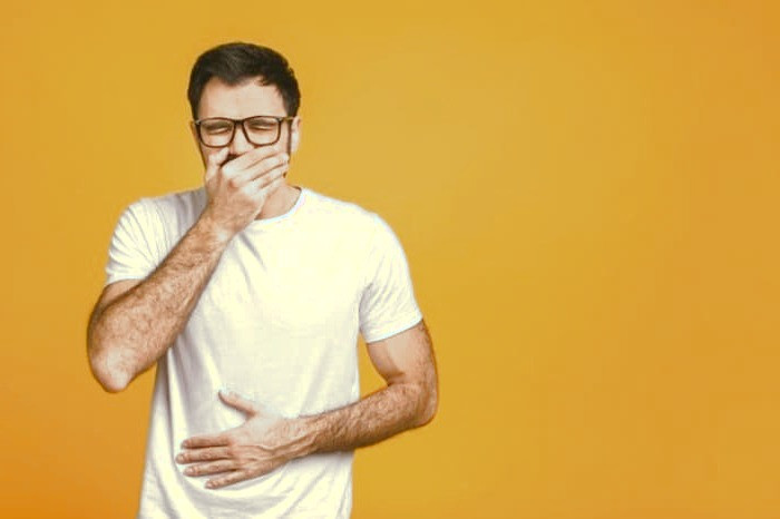 داشتن حالت تهوع