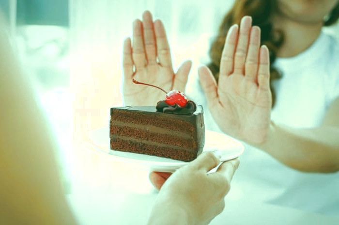 جوش بلوغ و شیرینی جات