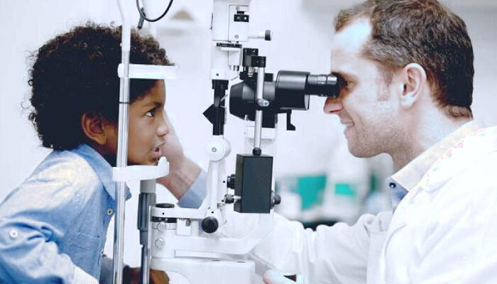 چشم پزشک متخصص چشم