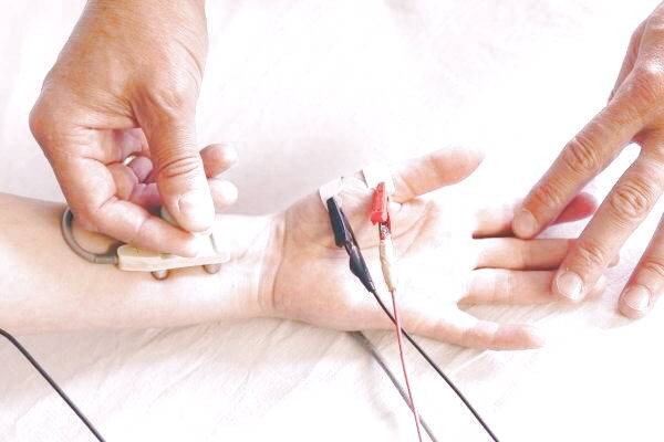 الکترومیوگرافی (EMG)