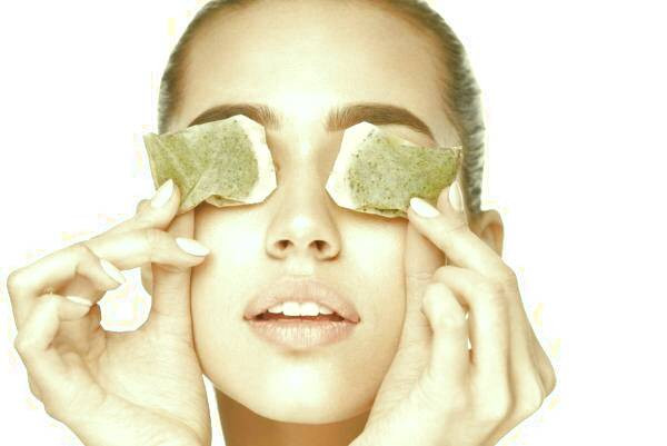 راز داشتن چشمانی زیبا چای کیسه ای برای چشم