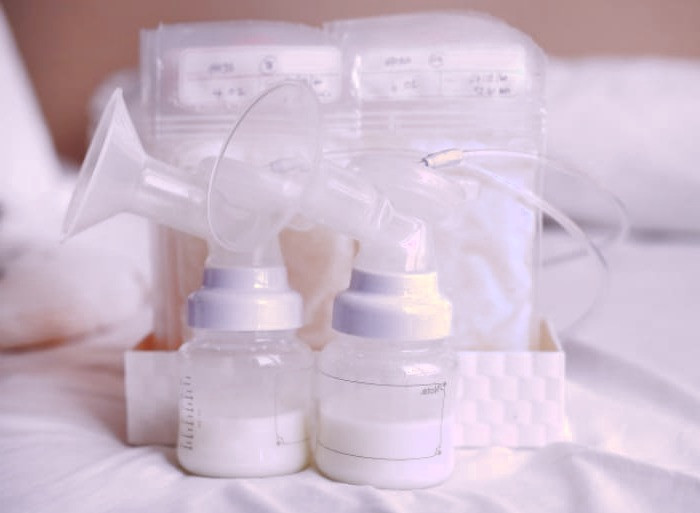 نگهداری از شیر مادر