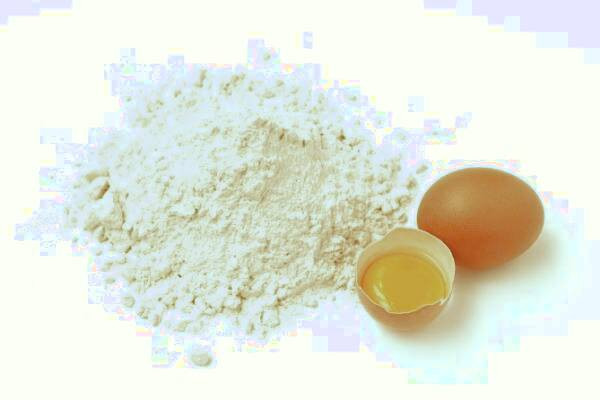 تخم مرغ و نشاسته ذرت