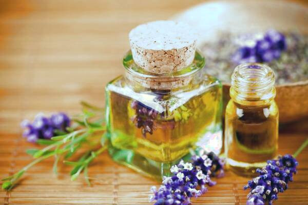 روغن درخت چای و اسطوخودوس