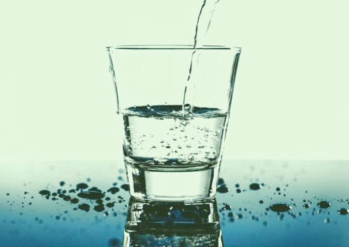 نوشیدن آب