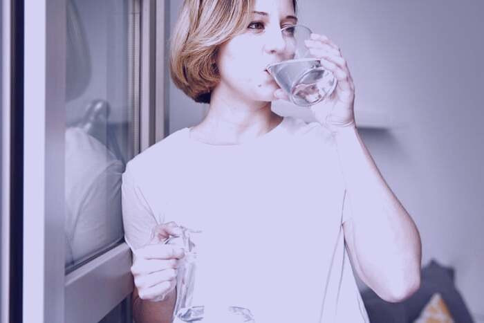 نوشیدن آب کافی