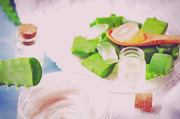 خاک رس و آلوئه ورا