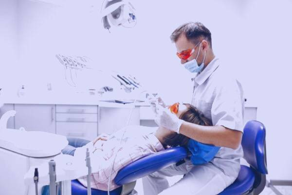 عوارض درمان ریشه دندان ابزارهای عصب کشی