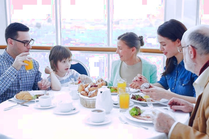 خواص صبحانه برای کودکان