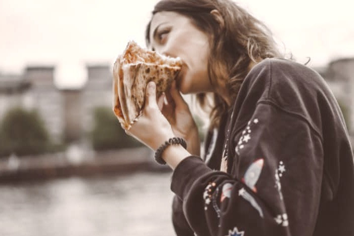 ضرر تند غذا خوردن 