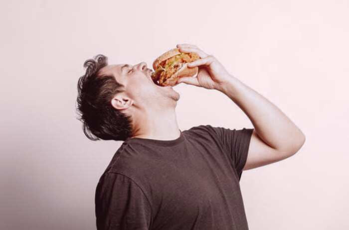 آرام غذا خوردن