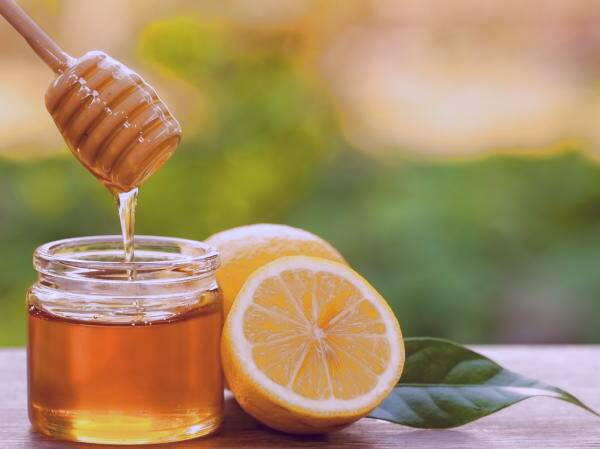 درمان لکه های قهوه ای پوست در طب سنتی لیمو و عسل