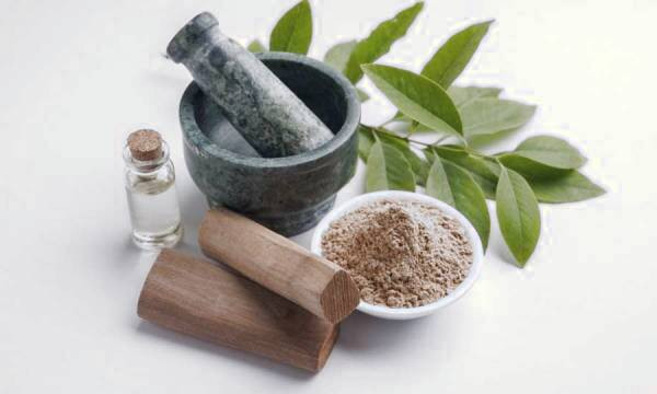 چوب صندل برای درمان لک های قهوه ای پوست بدن چوب صندل