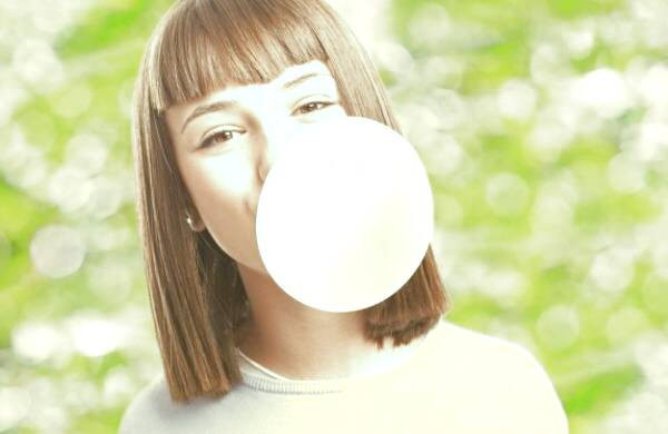 ضرر آدامس برای گونه