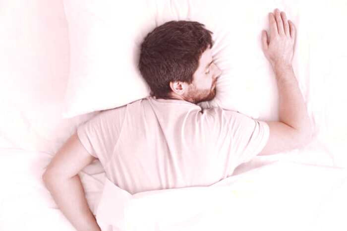 خوابیدن روی شکم