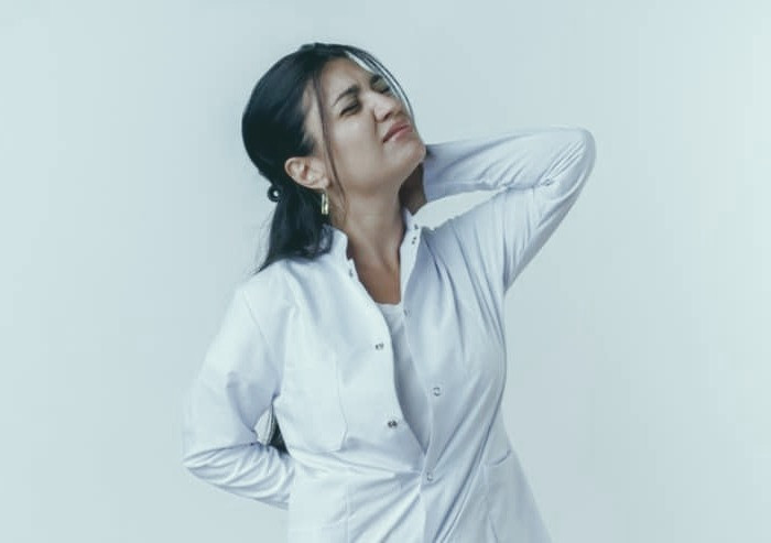 تاثیر خواب بدون بالش