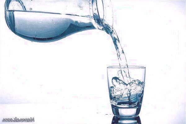 نوشیدن آب