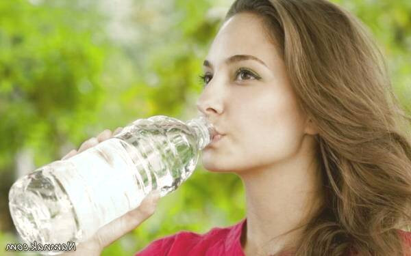 نوشیدن آب