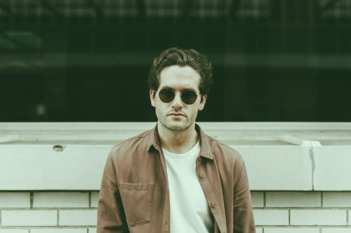 عینک پوشش دار