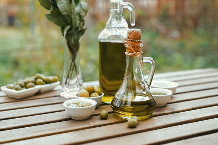 درمان کلسترول بد خون با روغن زیتون روغن زیتون برای درمان کلسترول بد