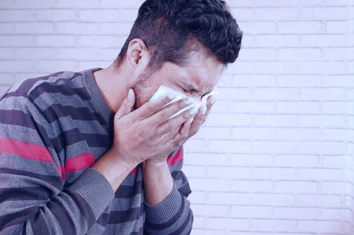 چطور باعث عطسه کردن شویم باعث عطسه