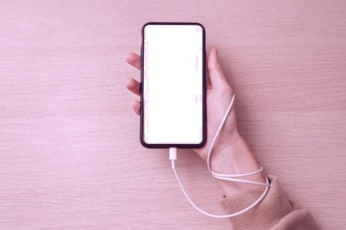 تاثیر موبایل در بی خوابی نوجوانان موبایل