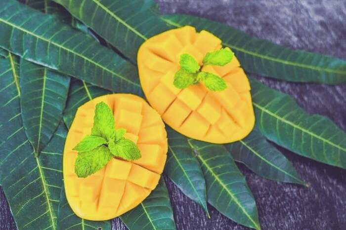 مواد غذایی برای کاهش چربی پوست ماسک انبه