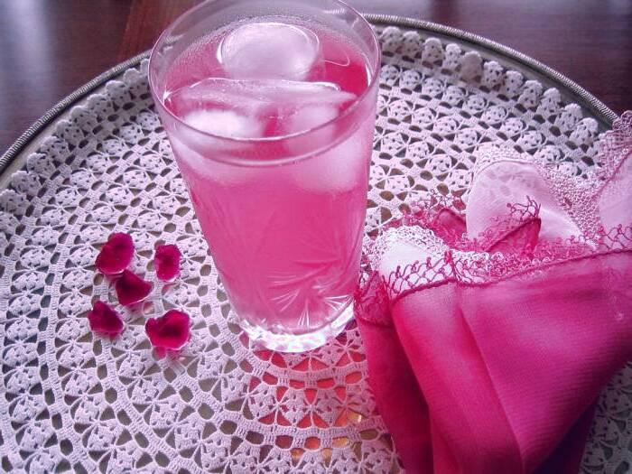 خاصیت نوشیدن گلاب 