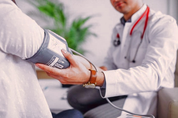 مراجعه به پزشک