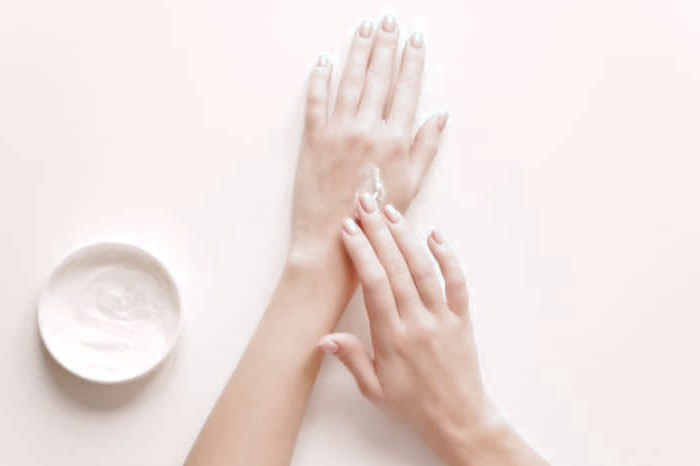 کرم مرطوب کننده دست برای سفر کرم مرطوب کننده دست