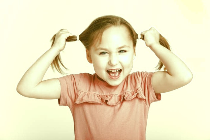 تریکوتیلومانیا چیست؟ کندن مو در نوجوانان