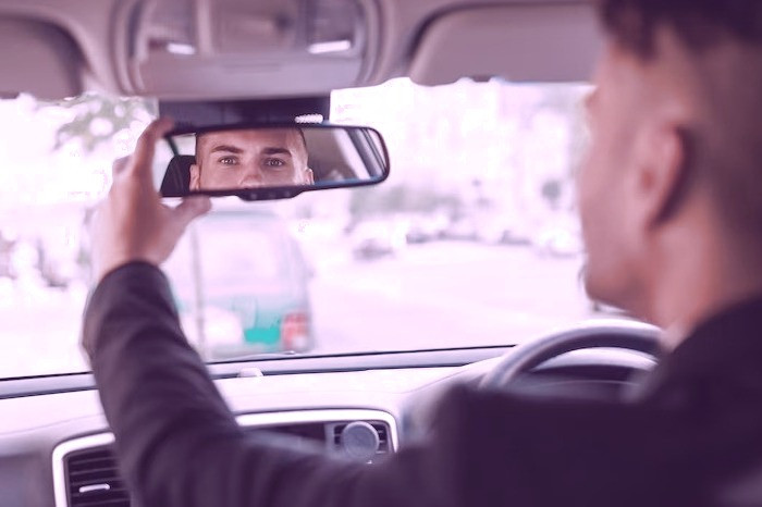 تنظیم آینه ماشین با موقعیت بدنی تنظیم آینه ماشین