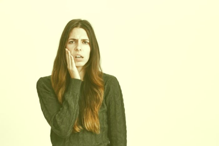 علائم حساسیت عاج دندان و درمان آن حساسیت عاج دندان