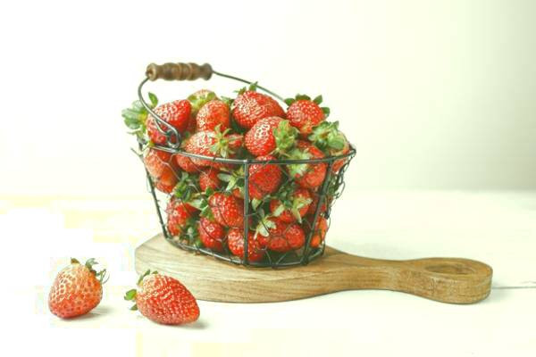 پروبیوتیک های طبیعی  توت فرنگی