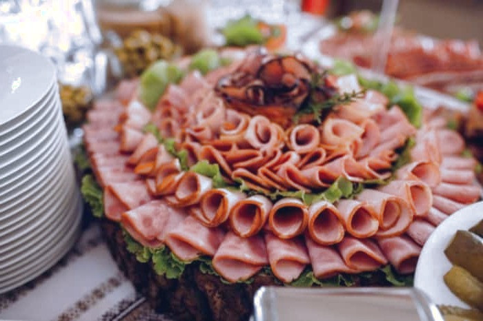 سوسیس و کالباس   مضر برای سلامتی از خوردن سوسیس و کالباس بپرهیزید