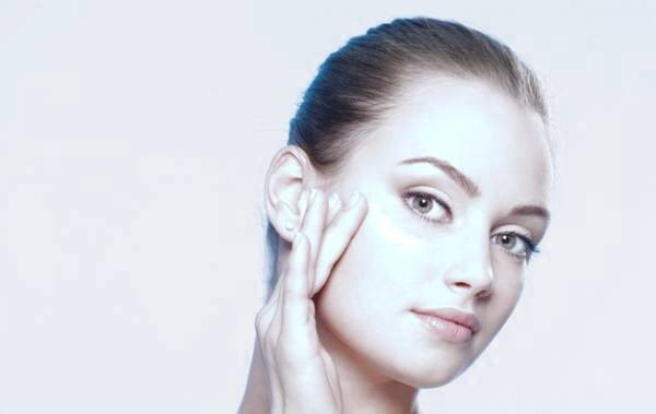 مرطوب کردن پوست