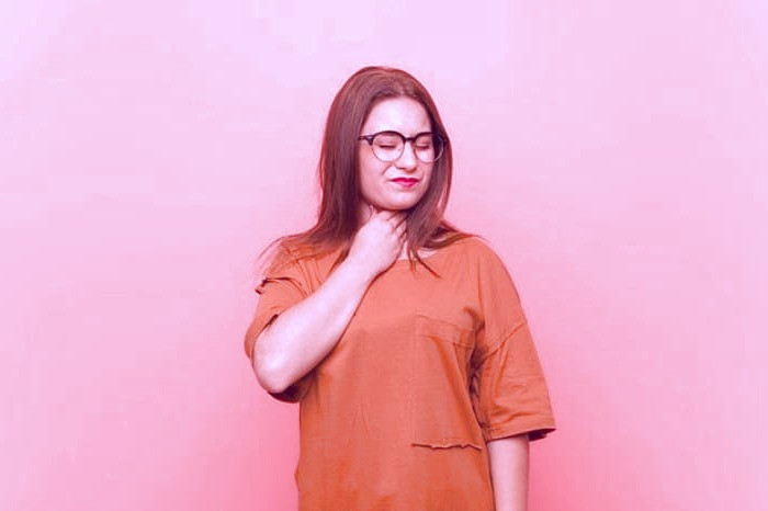 علائم گلو درد چرکی گلو درد