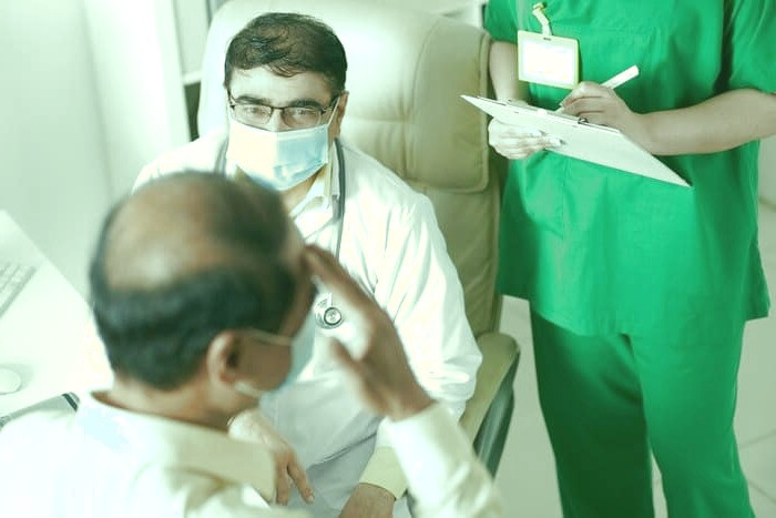 مراجعه به پزشک از اقدامات لازم بعد از ضربه به سر بعد از ضربه به سر